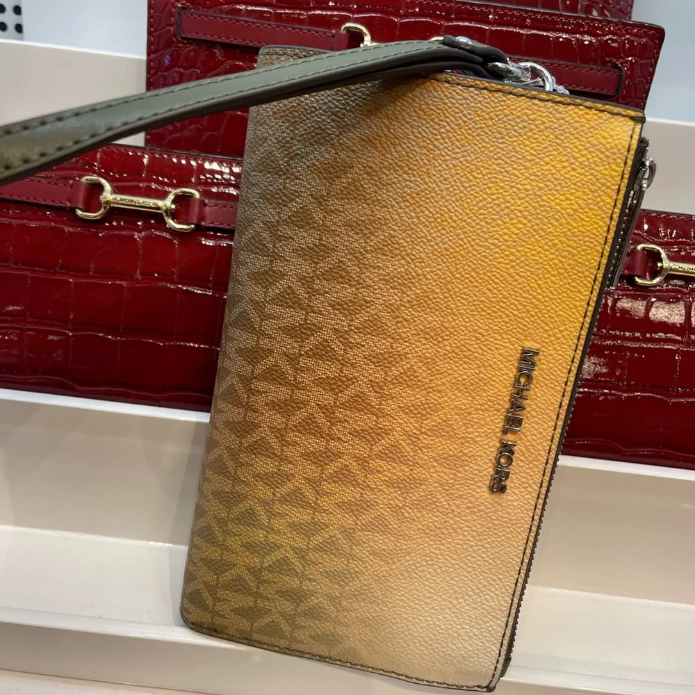 MICHAEL KORS Jet Set Lg Ombré Signature Logo Double Zip Wristlet Wallet Olive